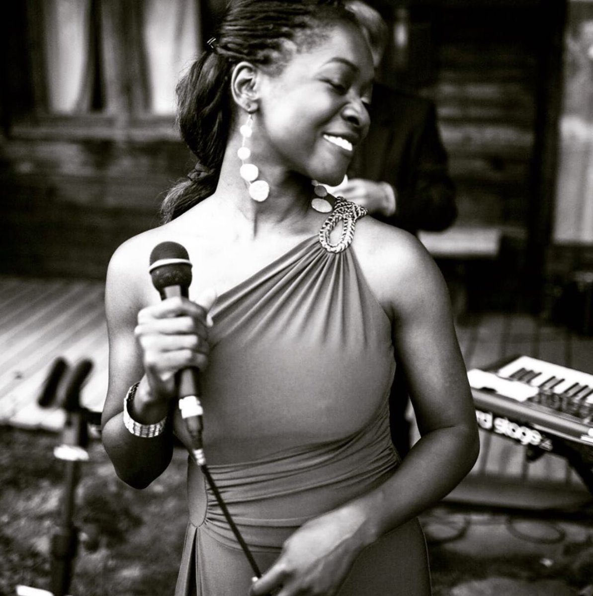 Azania_(Live_b_w)